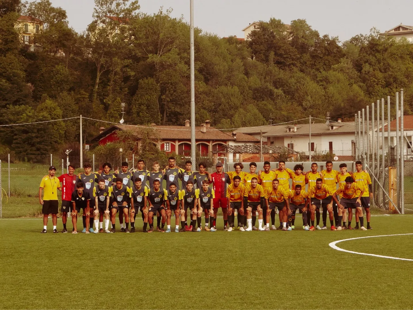 Image of all players from the Palestra club.