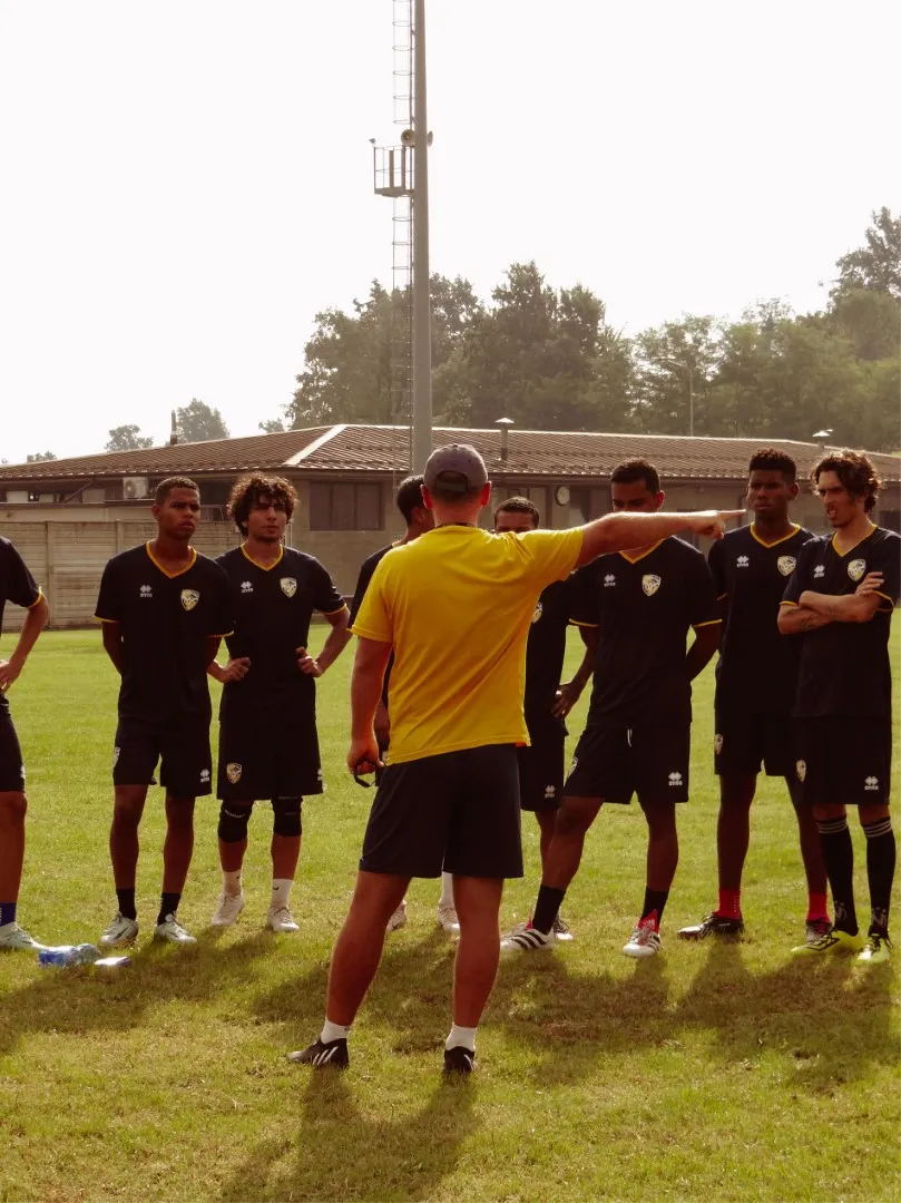 Treinador do clube Palestra.